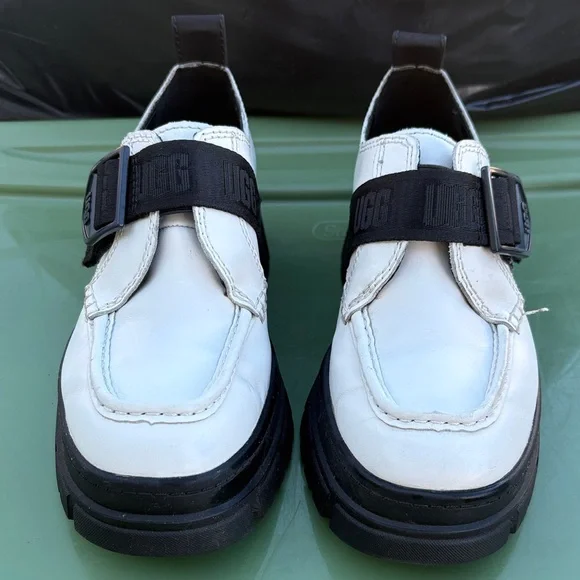 UGG women Ashton White and Black Loafers - Picture 1 of 13